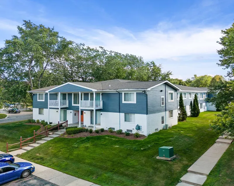 Luxurious amenities at Town & Country Apartments